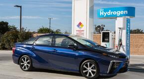 Toyota a Shell chcú spoločne vybudovať sieť vodíkových čerpacích staníc v  Kalifornii