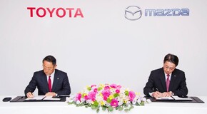 Toyota a Mazda uzatvorili obchodné a kapitálové spojenectvo