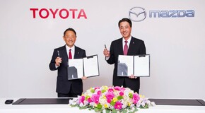 Toyota a Mazda uzatvorili obchodné a kapitálové spojenectvo