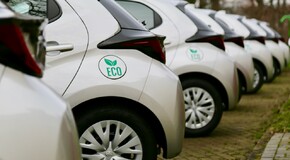 Nowa flota hybryd Toyoty w banku BNP Paribas