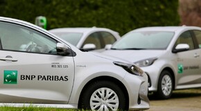 Nowa flota hybryd Toyoty w banku BNP Paribas