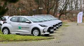 Nowa flota hybryd Toyoty w banku BNP Paribas