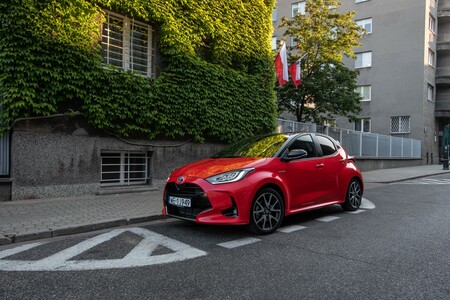 5 modeli Toyoty w top 10 polskiego rynku. Dane z kwietnia 2022 roku