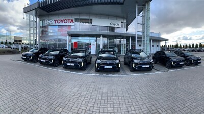 Toyota dostarczyła 21 hybrydowych SUV-ów Portom Lotniczym