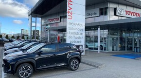 Toyota dostarczyła 21 hybrydowych SUV-ów Portom Lotniczym