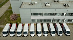Toyoty PROACE MAX z zabudową serwisową we flocie Toyota Material Handling