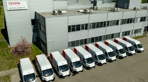 Toyoty PROACE MAX z zabudową serwisową we flocie Toyota Material Handling