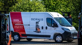 Toyoty PROACE MAX z zabudową serwisową we flocie Toyota Material Handling