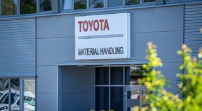 Toyoty PROACE MAX z zabudową serwisową we flocie Toyota Material Handling