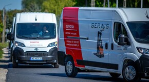 Toyoty PROACE MAX z zabudową serwisową we flocie Toyota Material Handling