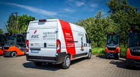 Toyoty PROACE MAX z zabudową serwisową we flocie Toyota Material Handling