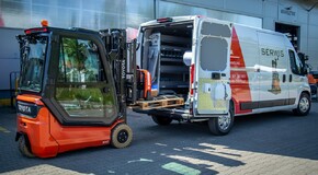 Toyoty PROACE MAX z zabudową serwisową we flocie Toyota Material Handling