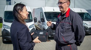 Toyoty PROACE MAX z zabudową serwisową we flocie Toyota Material Handling