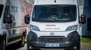 Toyoty PROACE MAX z zabudową serwisową we flocie Toyota Material Handling