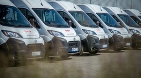 Toyoty PROACE MAX z zabudową serwisową we flocie Toyota Material Handling