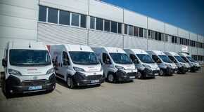 Toyoty PROACE MAX z zabudową serwisową we flocie Toyota Material Handling