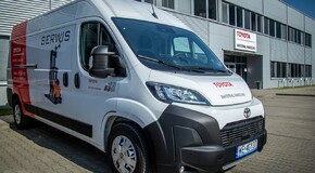 Toyoty PROACE MAX z zabudową serwisową we flocie Toyota Material Handling