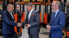 Toyoty PROACE MAX z zabudową serwisową we flocie Toyota Material Handling