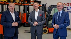 Toyoty PROACE MAX z zabudową serwisową we flocie Toyota Material Handling