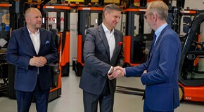 Toyoty PROACE MAX z zabudową serwisową we flocie Toyota Material Handling