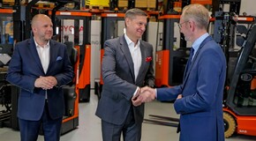Toyoty PROACE MAX z zabudową serwisową we flocie Toyota Material Handling