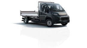 Toyoty PROACE MAX z nadwoziami skrzynia oraz wywrotka