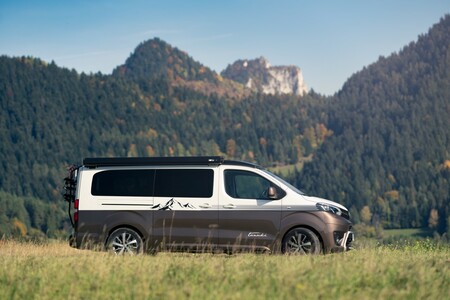 Toyota PROACE Verso z nową zabudową Kamper Tanuki