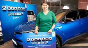  LENGYELORSZÁGBAN TALÁLT GAZDÁRA A KÉTMILLIOMODIK EURÓPAI TOYOTA HIBRID