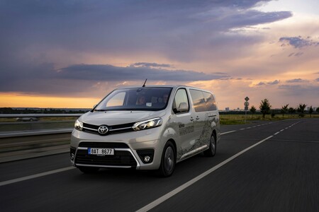 Toyota byla v prosinci druhou nejprodávanější značkou na českém trhu