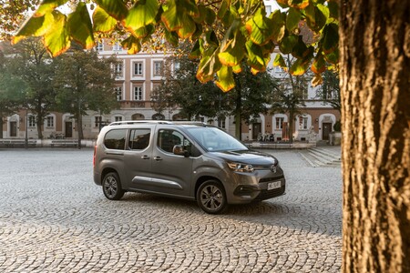 Dynamiczny wzrost marki Toyota Professional. PROACE CITY i Hilux liderami segmentów