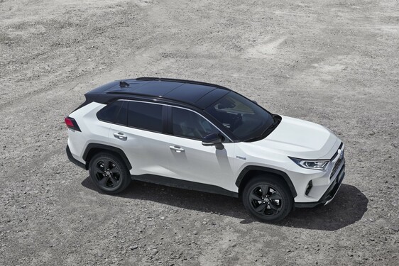 Toyota RAV4: 30 let kultovního průkopníka