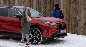 RAV 4 Plug-in - local foto