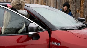 RAV 4 Plug-in - local foto