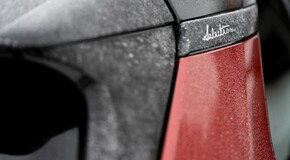 RAV 4 Plug-in - local foto