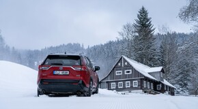 RAV 4 Plug-in - local foto