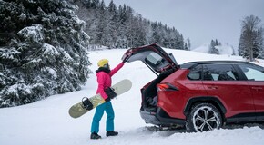 RAV 4 Plug-in - local foto