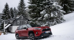 RAV 4 Plug-in - local foto