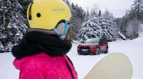 RAV 4 Plug-in - local foto