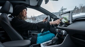RAV 4 Plug-in - local foto