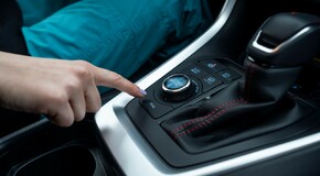 RAV 4 Plug-in - local foto