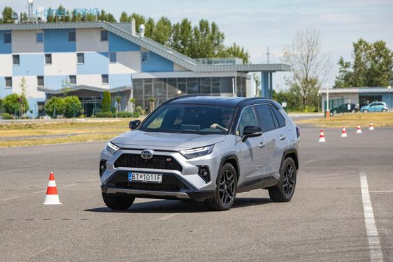 Toyota spúšťa registráciu na bezplatné kurzy bezpečnej jazdy pre začínajúcich vodičov