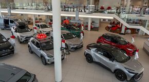 Trwa sezonowa wyprzedaż w salonach Toyoty. Rabaty do 20 tys. zł