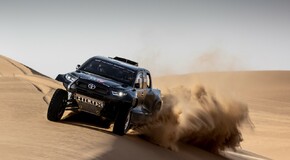 TOYOTA GAZOO Racing nasadí na Dakar čtyři posádky a nový speciál GR DKR HILUX T1+ 