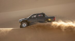 TOYOTA GAZOO Racing nasadí na Dakar čtyři posádky a nový speciál GR DKR HILUX T1+ 