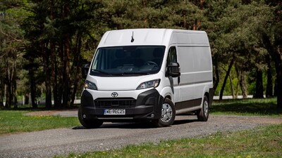 Toyota PROACE MAX z rabatem nawet do 61 980 zł netto. Ostatnie egzemplarze z 2025 roku produkcji
