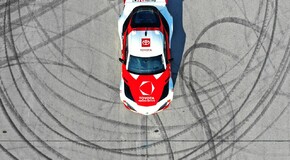 Autonomiczny samochód o umiejętnościach kierowcy driftowego – nowy projekt Toyota Research Institute i Uniwersytetu Stanforda