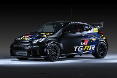 A motorsport szerepét mutatja be az új autók fejlesztésében a Toyota standja a most hétvégén megrendezésre kerülő Tokiói Autószalonon