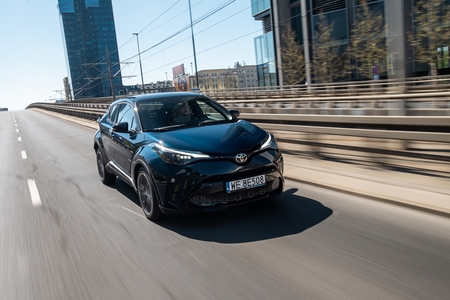 Toyota C-HR Final Edition z napędem hybrydowym 1.8 w cenie poniżej 120 tys. zł