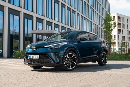 Toyota C-HR Final Edition z napędem hybrydowym 1.8 w cenie poniżej 120 tys. zł