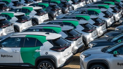 Ponad 500 hybrydowych Toyot we flocie Bolt Drive. Yaris i Yaris Cross w usłudze carsharingu w Warszawie